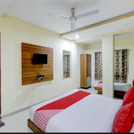 Hotel Krishna Palace Ahmedabad Buitenkant foto