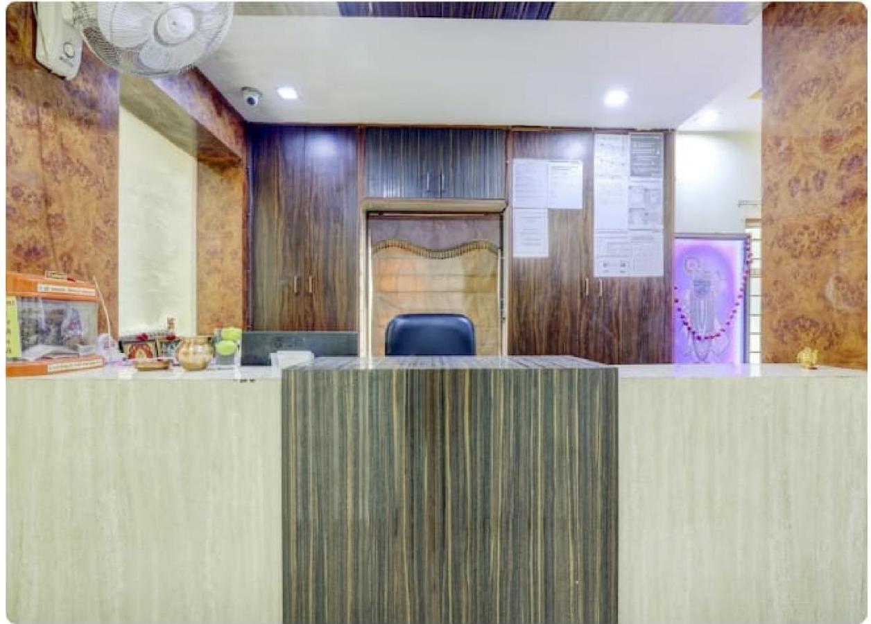 Hotel Krishna Palace Ahmedabad Buitenkant foto
