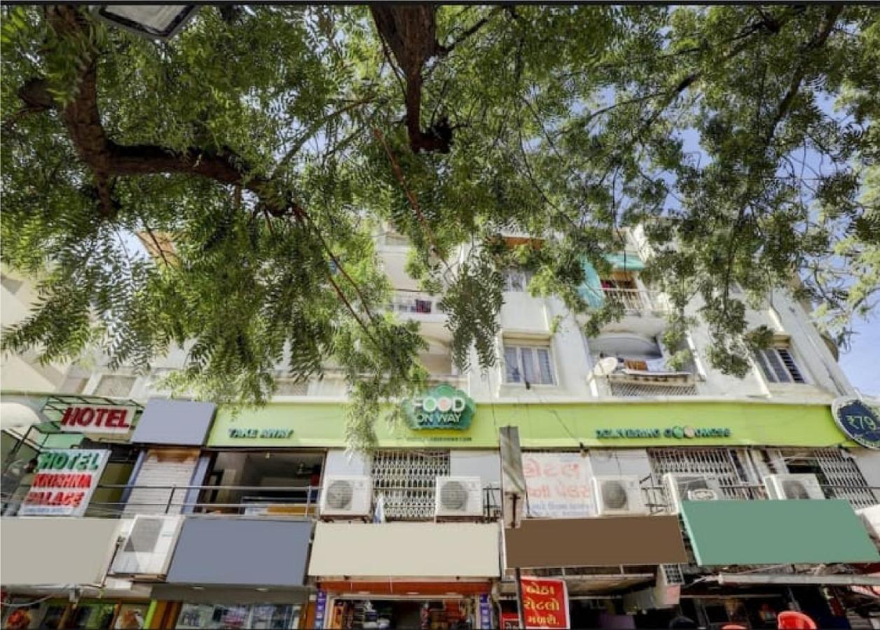Hotel Krishna Palace Ahmedabad Buitenkant foto