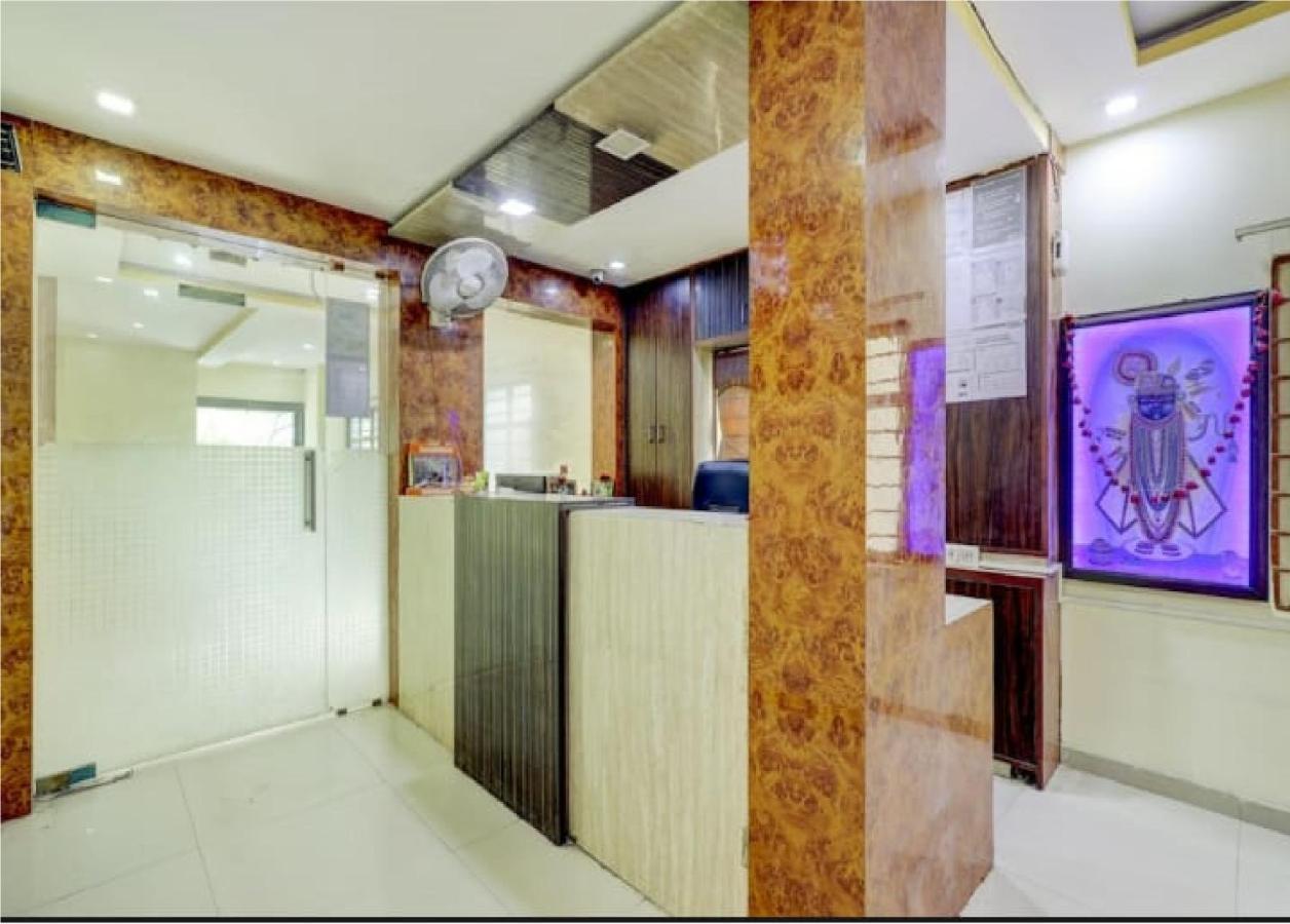 Hotel Krishna Palace Ahmedabad Buitenkant foto