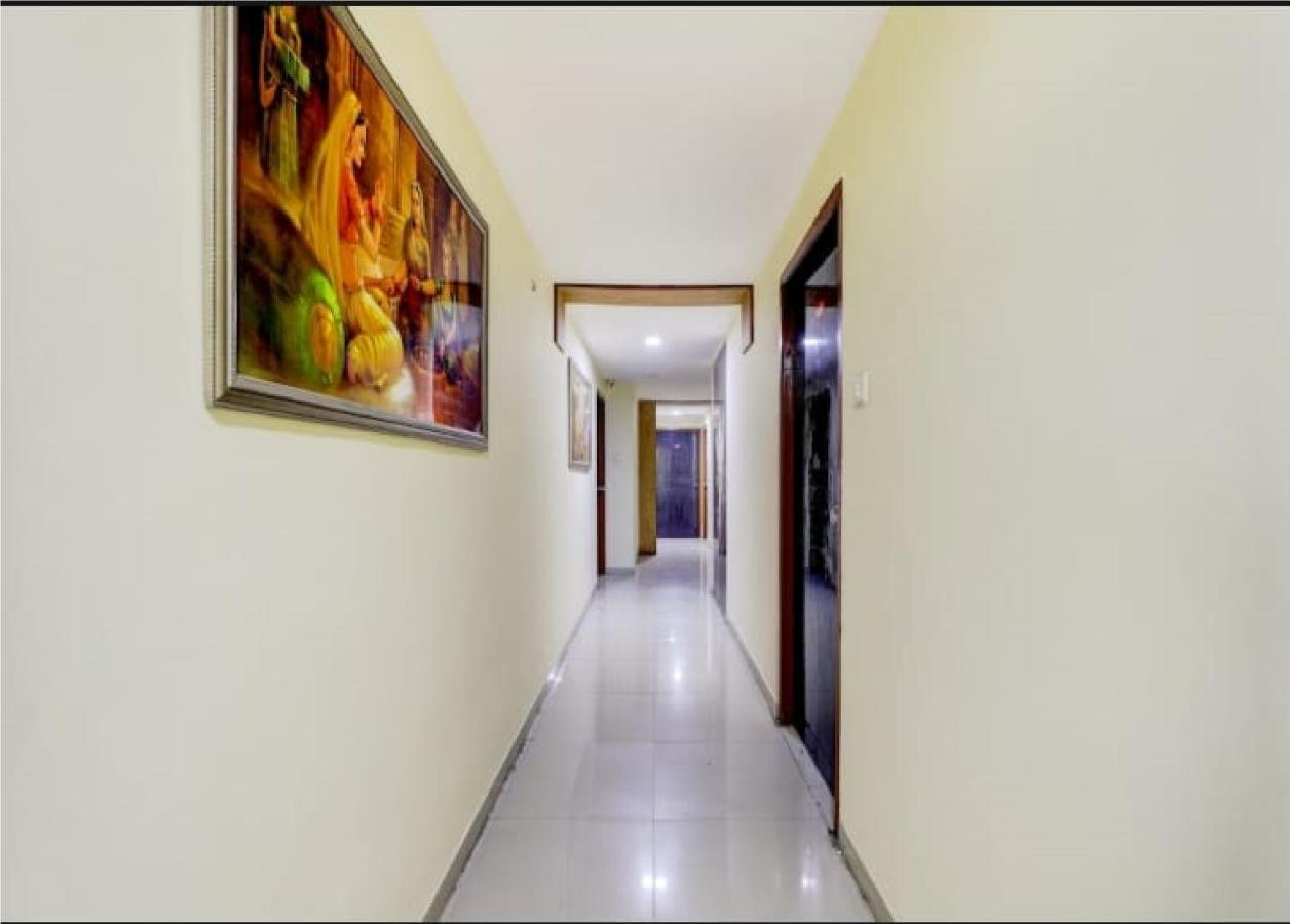 Hotel Krishna Palace Ahmedabad Buitenkant foto