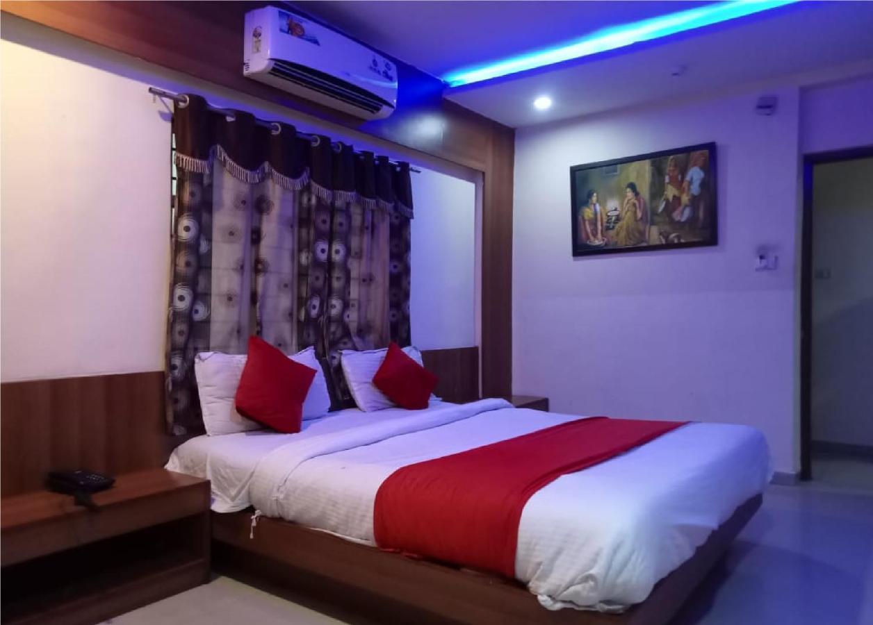 Hotel Krishna Palace Ahmedabad Buitenkant foto