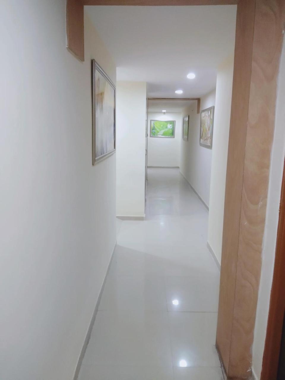 Hotel Krishna Palace Ahmedabad Buitenkant foto