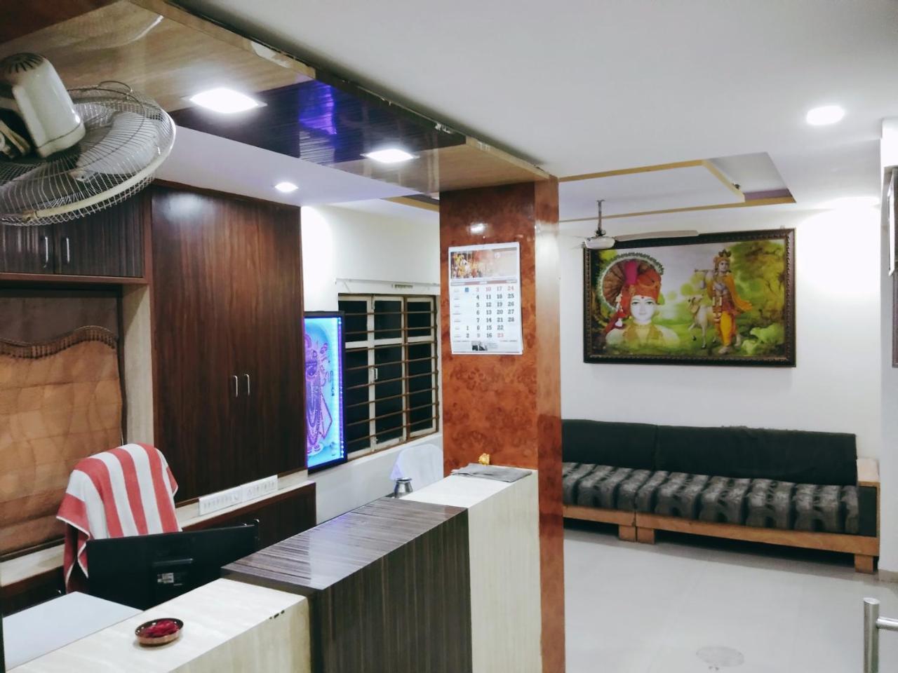 Hotel Krishna Palace Ahmedabad Buitenkant foto