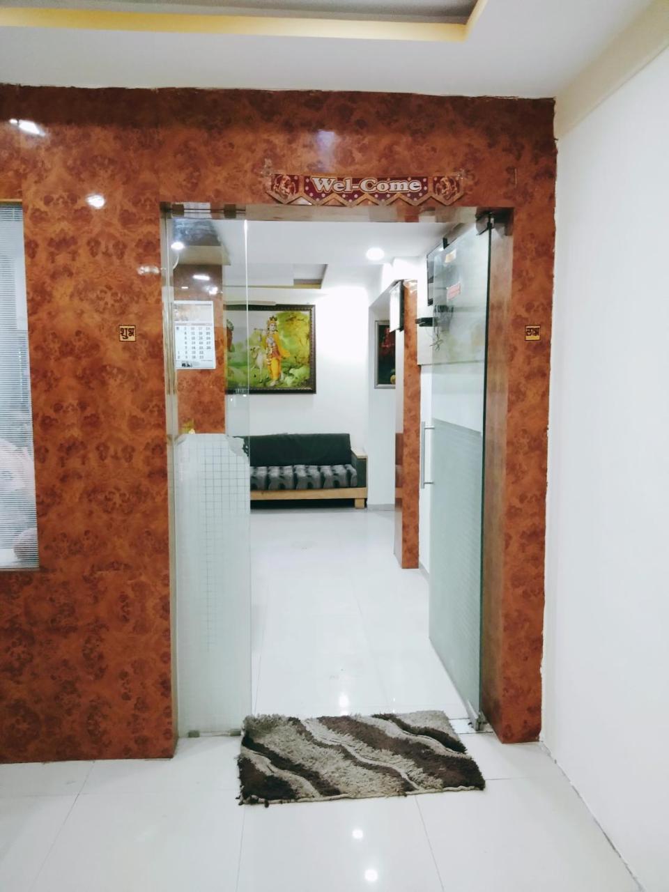 Hotel Krishna Palace Ahmedabad Buitenkant foto