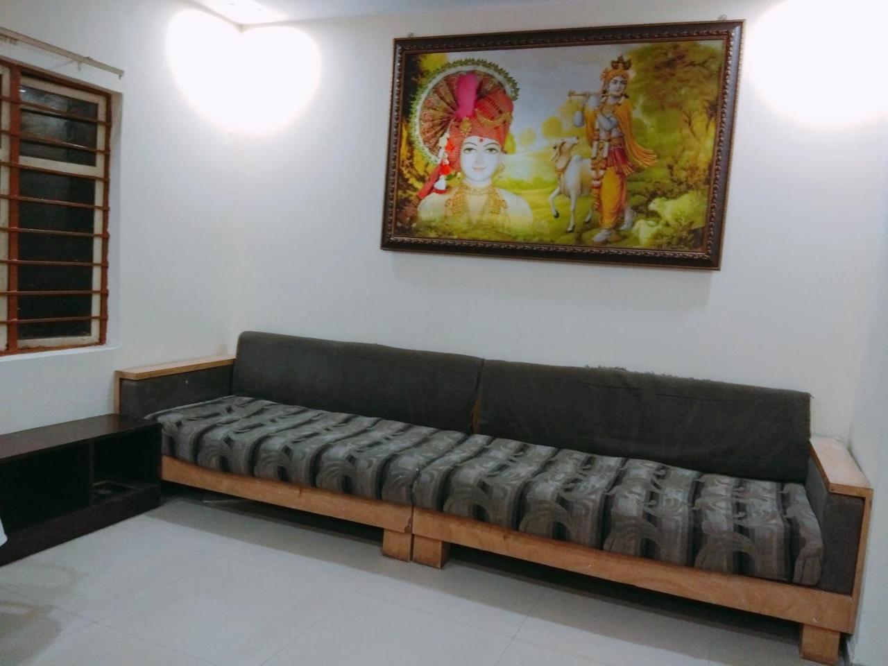 Hotel Krishna Palace Ahmedabad Buitenkant foto